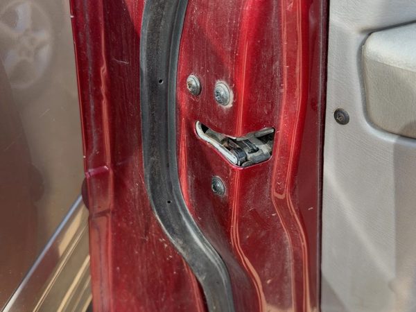 2001 Ford Taurus Driver Left Front Door Latch With Rods/Cables Oem — photo 1