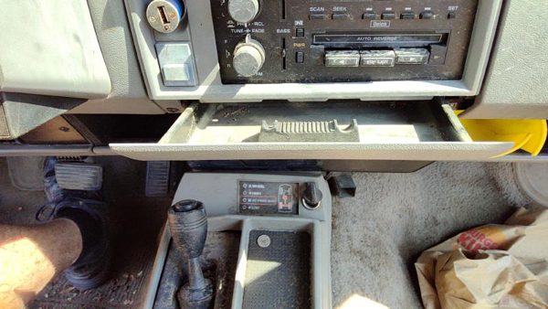 1993 Chevrolet S10 Blazer Dash Panel Gray — photo 3