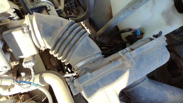 92-95 Lesabre Complete Air Intake Cleaner Filter Box Housing With Tube 3.8L — photo 5