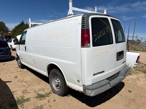 2000 Chevy Express 2500 — vehicle photo 3