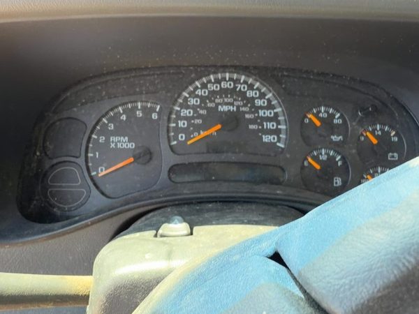 03-05 Chevy Suburban 1500 Speedometer Cluster Instrument Gauges Panel Oem Dash — photo 1