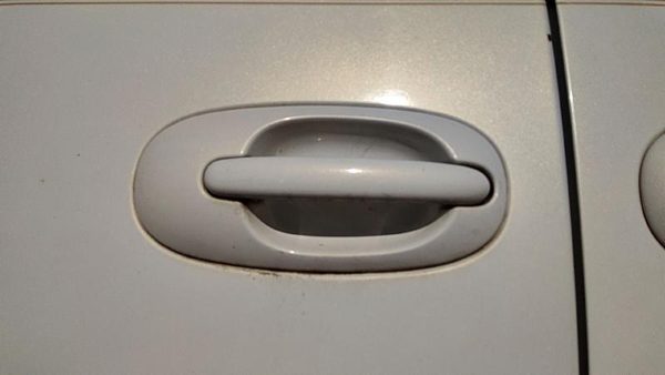 98 Town & Country Passenger Right Rear Outside Door Handle Back Pwp Golden White — photo 3