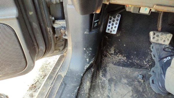 1999-2004 Ford Mustang Driver Left Lower Kick Trim Panel Oem Black 9W — photo 1
