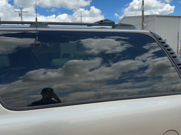 2000-2006 Chevy Suburban Driver Left Rear Quarter Glass Back Side Window Oem — photo 5