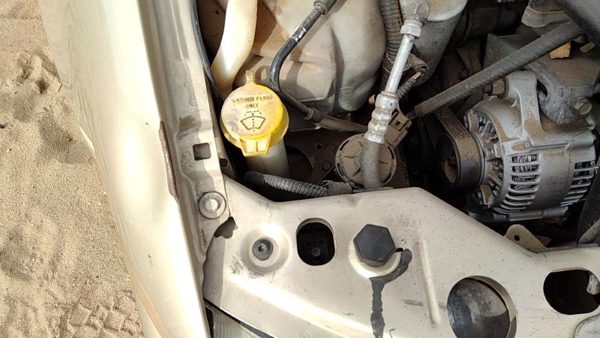 98-00 Dodge Stratus Windshield Washer Fluid Reservoir With Pump Oem Wiper Tank — photo 1
