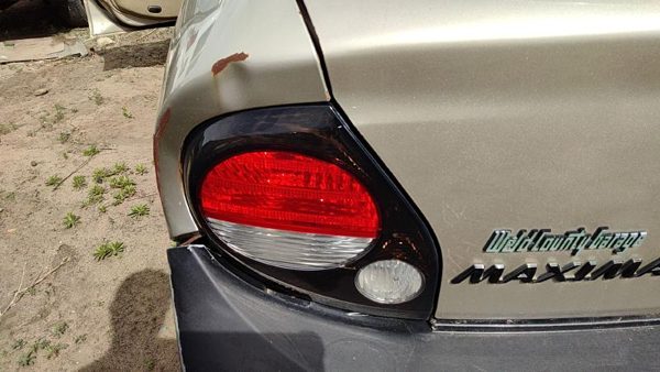 2000-2001 Nissan Maxima Driver Left Outer Tail Light Brake Lamp Oem Rear — photo 1