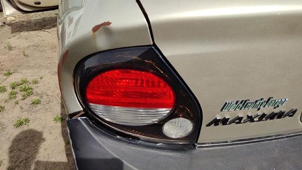 2000-2001 Nissan Maxima Driver Left Outer Tail Light Brake Lamp Oem Rear — photo 2