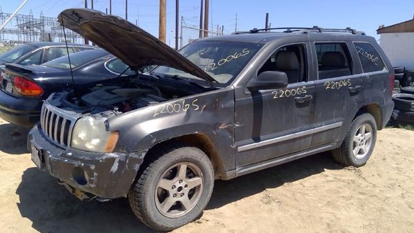 2005 Jeep Grand Cherokee — vehicle photo 1