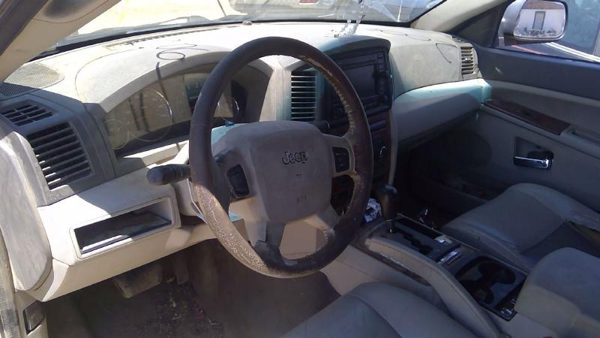 2005 Jeep Grand Cherokee — vehicle photo 3
