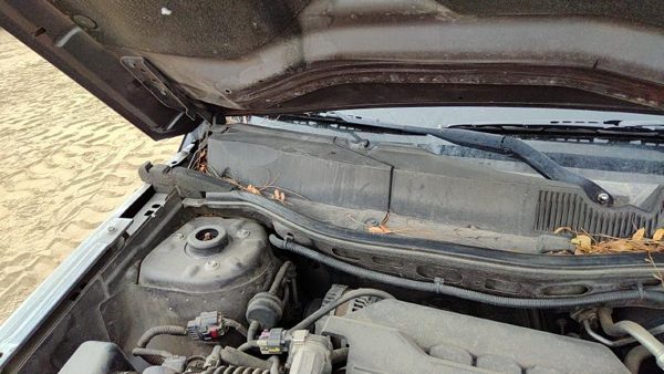 2005-2009 Chevy Equinox Windshield Wiper Cowl Vent Trim Panel Oem Cover — photo 2