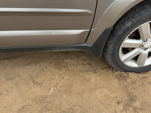 05-09 Legacy Outback Passenger Right Lower Rocker Panel Moulding Side Skirt Oem — photo 3