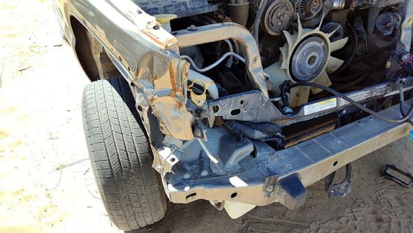 02-04 Jeep Liberty Windshield Washer Fluid Reservoir With Pump Oem Wiper Tank — photo 2