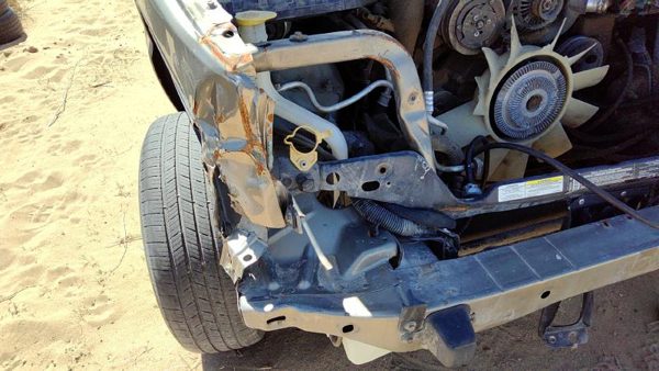 02-04 Jeep Liberty Windshield Washer Fluid Reservoir With Pump Oem Wiper Tank — photo 3