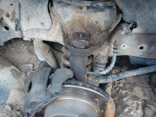 1993 Dodge Dakota Misc. Engine Part 399.CH8193 Motor Mounts With Bolts — photo 6