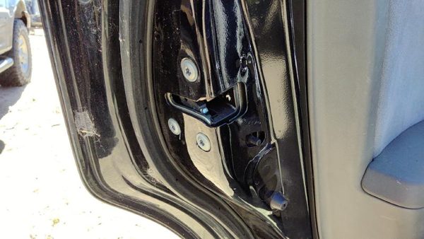 2007-2010 Nissan Sentra Driver Left Rear Door Latch With Rods/Cables Oem Back — photo 1
