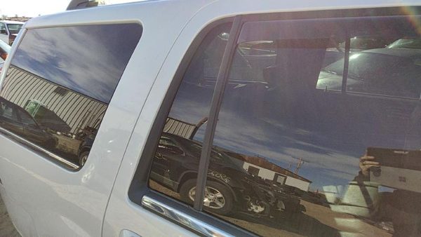 03-17 Navigator Passenger Right Rear Vent Window Back Door Glass With Frame — photo 2