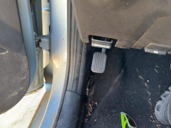 2008-2011 Mercury Mariner Driver Left Lower Kick Trim Panel Oem Graystone 89 — photo 1