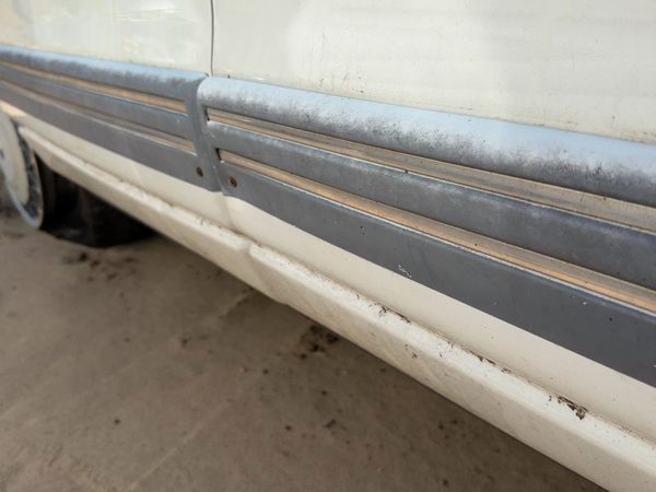 1992-1995 Olds Eighty Eight Passenger Right Front Moulding From Door Oem White — photo 6
