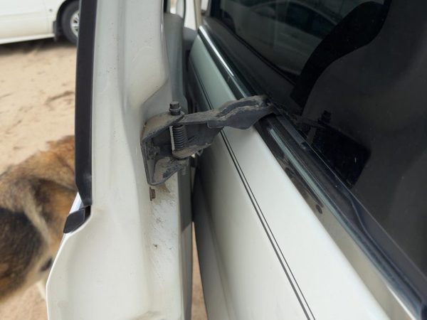 10 Chrysler Town & Country Driver Left Rear Door Latch With Rods/Cables Oem Back — photo 2
