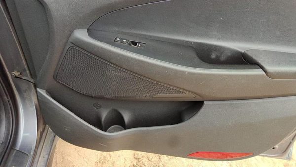 16-18 Hyundai Tucson Passenger Right Front Inside Door Trim Panel Only Black Try — photo 7