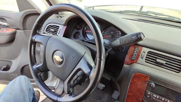 2010 Chevy Tahoe Steering Wheel OEM Black 22947799 — photo 2
