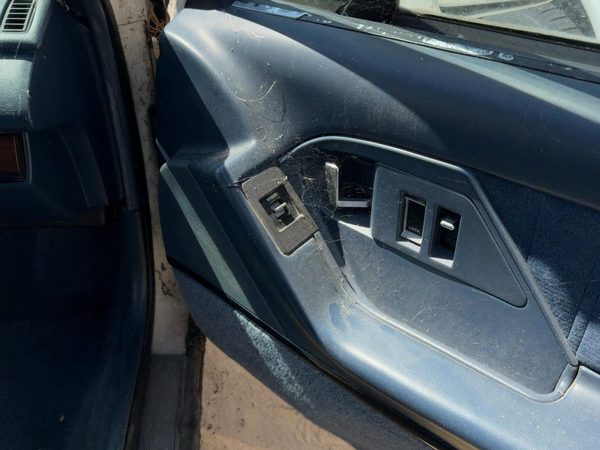 92-95 Olds Eighty Eight Passenger Right Front Door Trim Panel With Switches Blue — photo 6