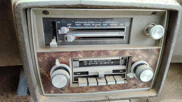 1978-1983 Chevy Malibu Trim Bezel Around Radio Surround Dash Panel Oem — photo 3