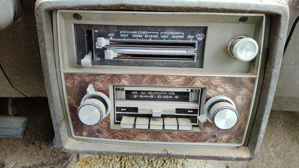 1978-1983 Chevy Malibu Trim Bezel Around Radio Surround Dash Panel Oem — photo 2