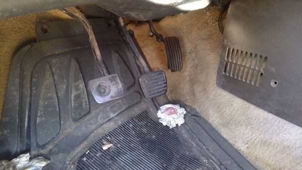1981-1986 Isuzu Pup Pickup Complete Clutch And Brake Pedal Assembly Oem — photo 1