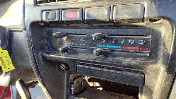 1996-1997 Nissan Hardbody Temperature Control Module In Dash Heater Ac Head Unit — photo 3