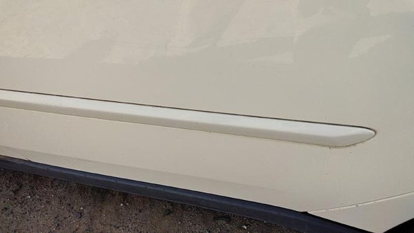 04-08 New Style Malibu Driver Left Rear Moulding From Door Back Trim White 40U — photo 2