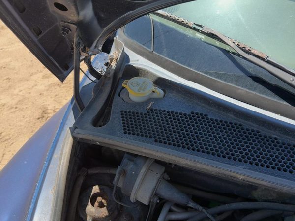 01-10 Pt Cruiser Windshield Washer Fluid Reservoir With Pump Oem Wiper Tank — photo 3