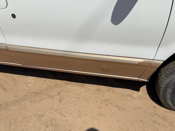 1996-1998 Mercury Villager Passenger Right Front Moulding From Door Oem — photo 1