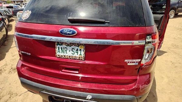 2014 Ford Explorer Trunk/decklid/hatch/tailgate Ruby Red Rr Dented — photo 3