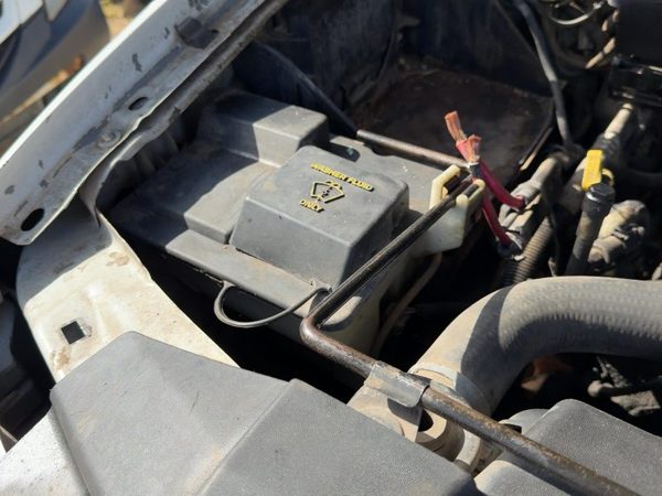 1998-2008 Ford F150 Windshield Washer Fluid Reservoir With Pump Oem Wiper Tank — photo 1
