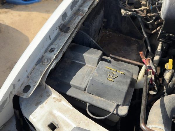 1998-2008 Ford F150 Windshield Washer Fluid Reservoir With Pump Oem Wiper Tank — photo 2
