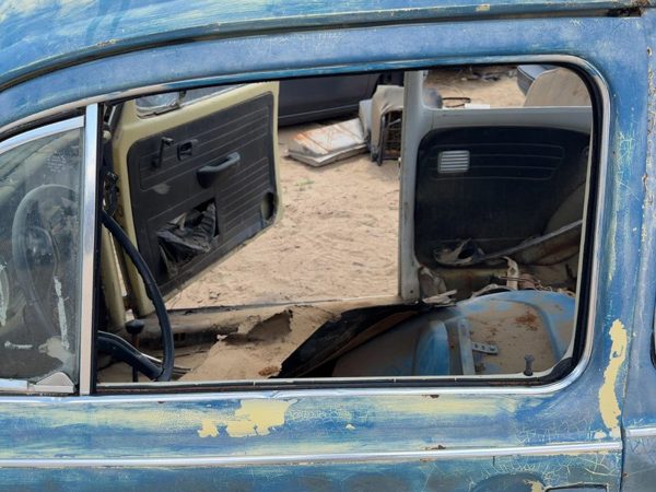 1965-1977 Vw Super Beetle Driver Left Front Side Window Door Glass Oem — photo 1