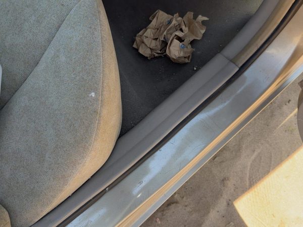 01-06 Elantra Passenger Right Rear Lower Sill Plate Step Trim Panel Oem Beige — photo 3