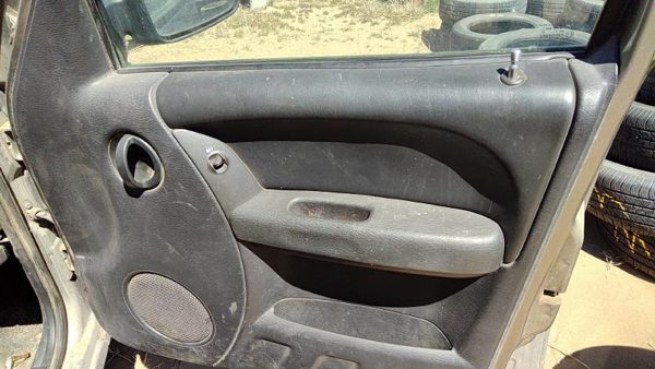 03-04 Jeep Liberty Passenger Right Front Door Trim Panel With Switches Gray Dv — photo 2