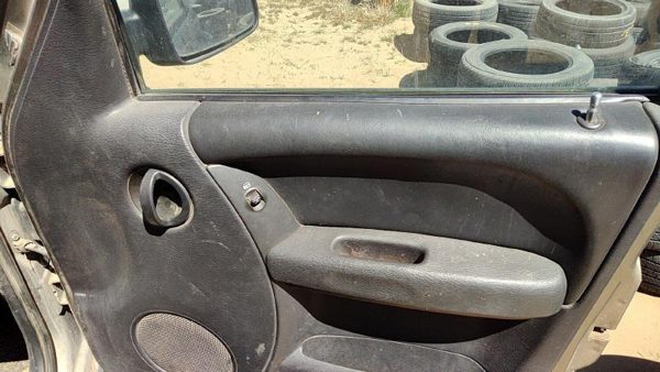 03-04 Jeep Liberty Passenger Right Front Door Trim Panel With Switches Gray Dv — photo 5