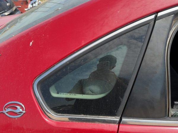 2006-2013 Chevy Impala Passenger Right Rear Quarter Glass Back Side Window Oem — photo 2