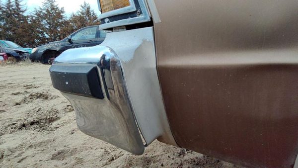 1981-1983 Chevy Malibu Driver Left Front Bumper Filler Trim Stip Moulding Oem — photo 4