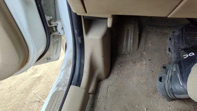 00-04 Nissan Sentra Driver Left Lower Kick Trim Panel Oem Sand H