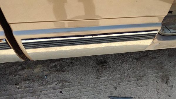 1995-1998 Silverado 2500 Passenger Right Rear Moulding On Cab Panel Oem — photo 4