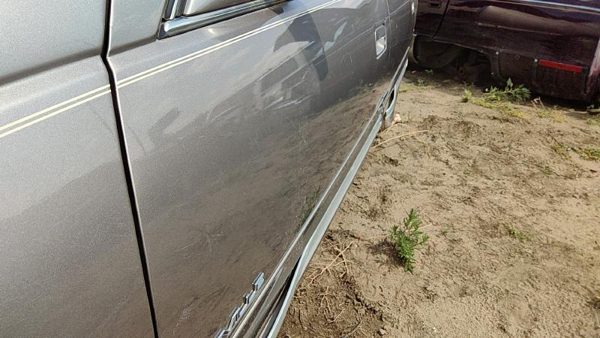 1999 Cadillac DeVille Front Door LH 46A Beige — photo 5