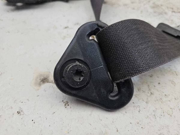 09-12 Gmc Canyon Driver Left Front Seat Belt Retractor Oem Shoulder Ebony 19J — photo 16