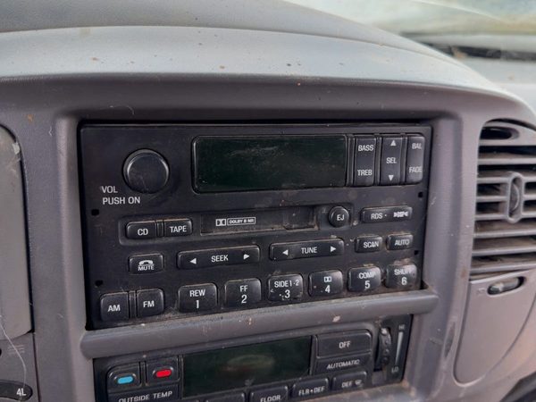1999-2002 Ford Expedition Stock Radio Oem Factory Stereo Xl1Z18806Aa — photo 1