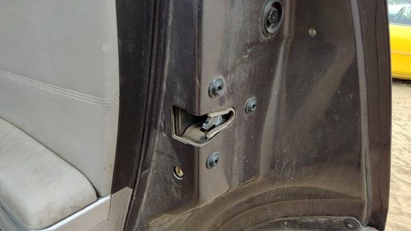 2005-2008 Chevy Equinox Passenger Right Rear Door Latch With Rods/Cables Back — photo 3