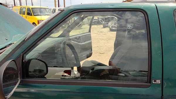 1995-2005 S10 Blazer Driver Left Front Side Window Door Glass Oem 15761466 — photo 4