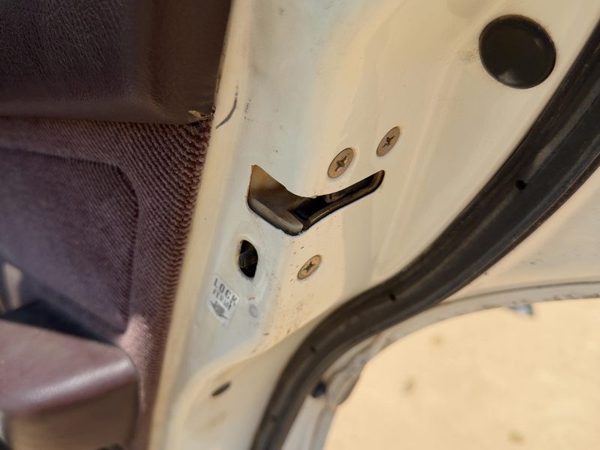 86-89 Honda Accord Lx Passenger Right Rear Door Latch With Rods/Cables Oem Back — photo 3